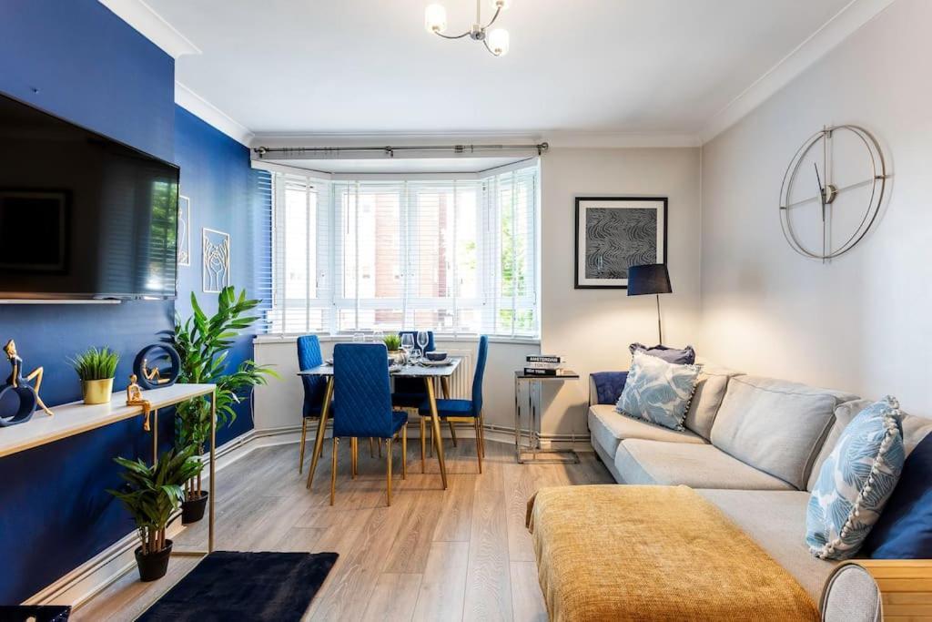 Kensington Balcony Condo For 6 ลอนดอน ภายนอก รูปภาพ
